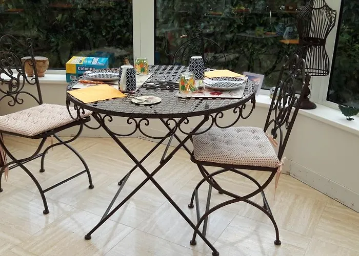 Le Suisse - Bleue Bed & Breakfast